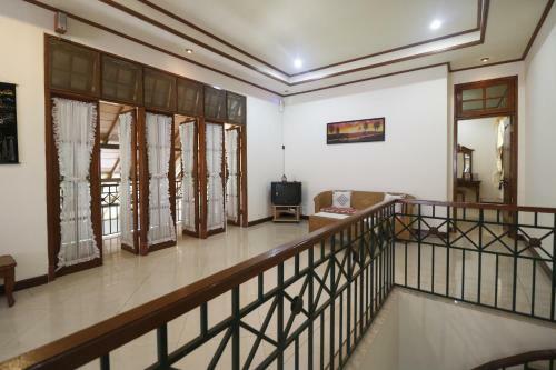 Hostal Reddoorz Near Gelora Delta Sidoarjo