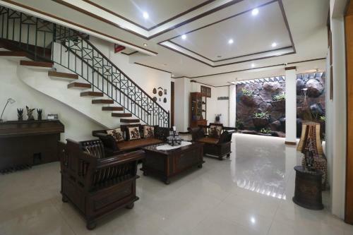Hostal Reddoorz Near Gelora Delta Sidoarjo