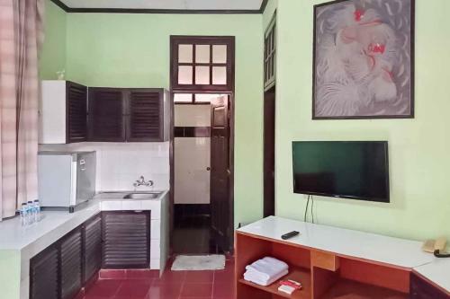 Hotel Reddoorz Plus Near Tugu Mercusuar Anyer
