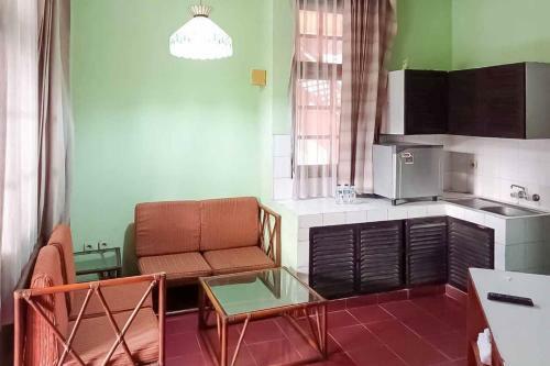 Hotel Reddoorz Plus Near Tugu Mercusuar Anyer