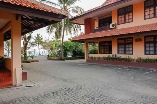 Hotel Reddoorz Plus Near Tugu Mercusuar Anyer