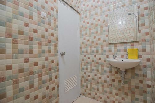Hostal Aziz Guest House Syariah