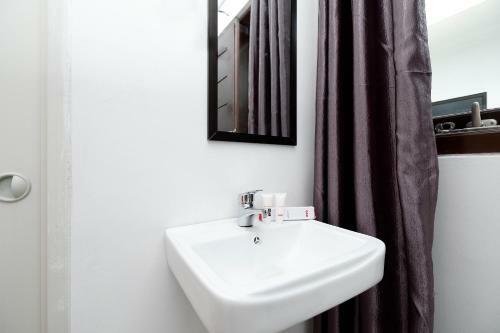 Hotel Oyo 1611 Four D'home