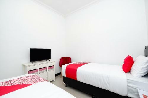 Hotel Oyo 1611 Four D'home