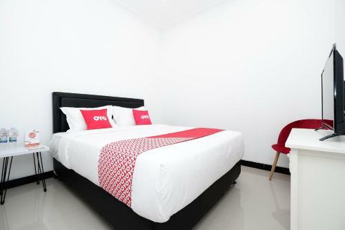 Hotel Oyo 1611 Four D'home