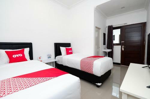Hotel Oyo 1611 Four D'home