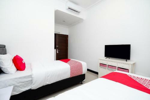 Hotel Oyo 1611 Four D'home