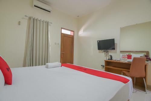 Hostal Reddoorz Near Ipdn 2