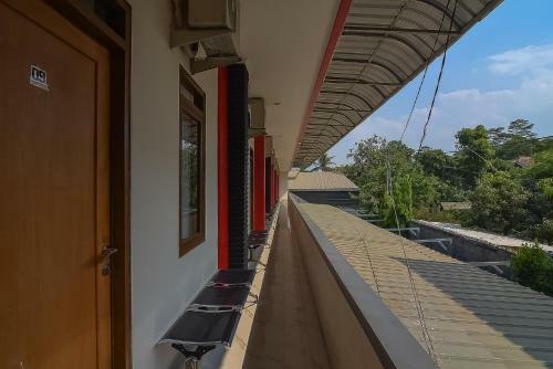 Hostal Reddoorz Near Ipdn 2