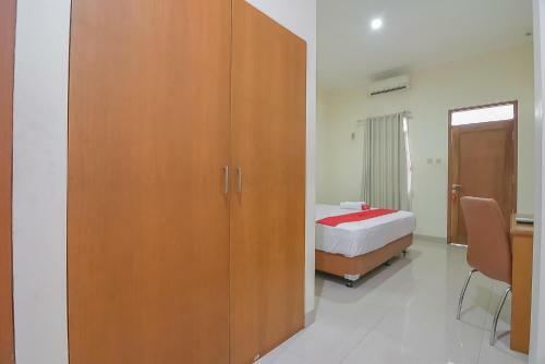 Hostal Reddoorz Near Ipdn 2
