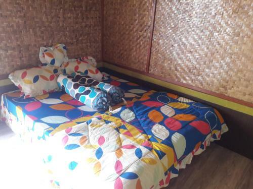 Hotel Oyo 2922 Wisma Kampoeng Ciherang Syariah