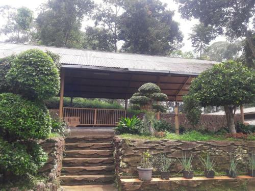 Hotel Oyo 2922 Wisma Kampoeng Ciherang Syariah