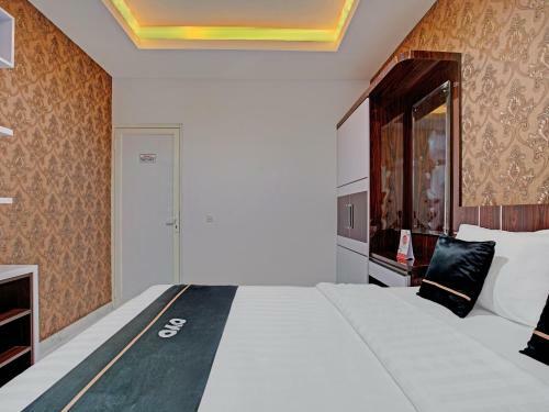 Hotel Oyo 90253 Dhelomi