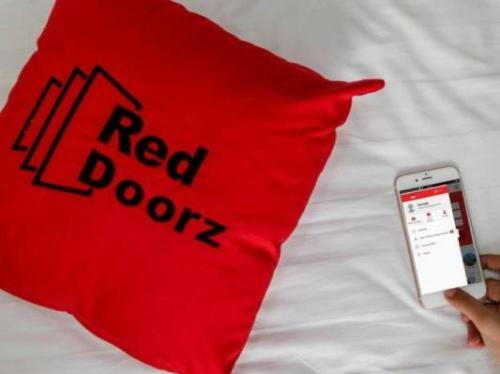 Hostal Reddoorz Near Ciputra Golf Surabaya