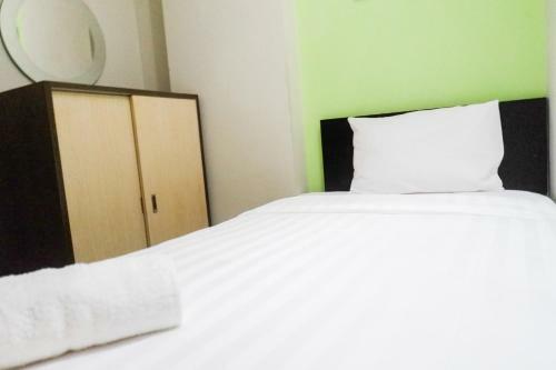 Cozy 2br Apartement At Dian Regency By Travelio