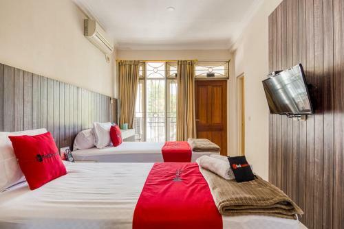 Hostal Reddoorz Near Untag Surabaya