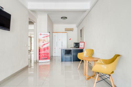 Hostal Reddoorz Near Untag Surabaya