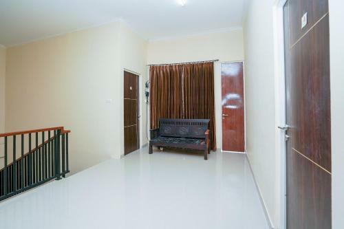 Hotel Oyo 1957 Riverside Residence