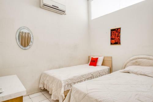 Hostal Koolkost Syariah @ Capsule Homestay Kedungdoro