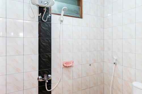 Hostal Reddoorz Plus @ Jalan Gatot Subroto Medan