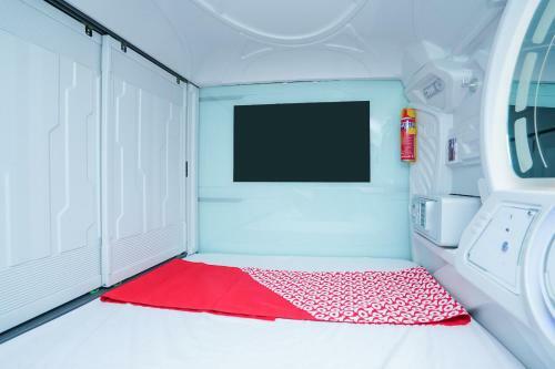 Oyo 1428 Miko Capsule Hotel
