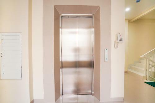 Oyo 1428 Miko Capsule Hotel