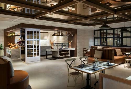 Hotel Doubletree By Hilton Surabaya