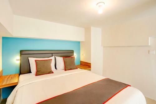 Hotel Collection O 30 Amega Crown Sub
