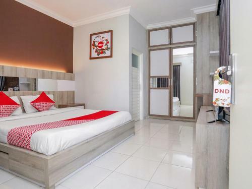 Hotel Oyo 747 Cipunegara Residence