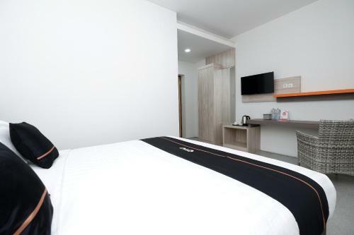 Hotel Oyo 2298 Jebres House Syariah