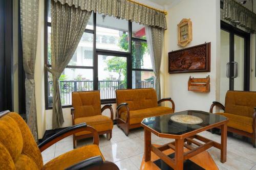 Hotel Oyo Life 2215 Al' Yuafa