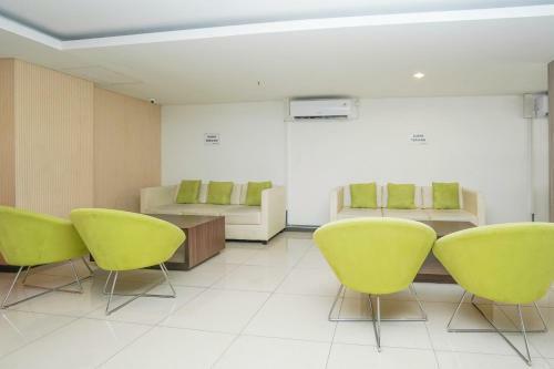 Hotel Oyo Flagship 2261 Pp Properti Pavilion Permata