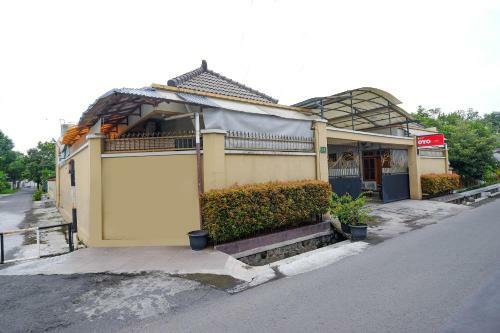 Hotel Oyo 2737 D'kost