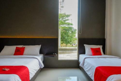 Hotel Reddoorz Plus Near Solo Baru