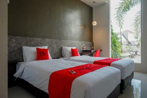 Hotel Reddoorz Plus Near Solo Baru