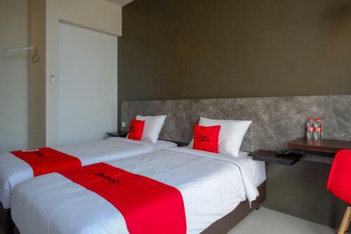 Hotel Reddoorz Plus Near Solo Baru