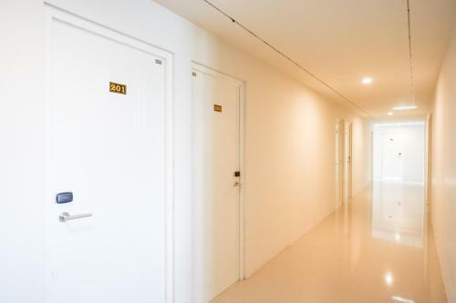 Hotel Reddoorz Plus Near Solo Baru