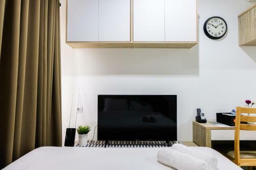 Elegant Studio Apartment At Springwood Residence By Travelio