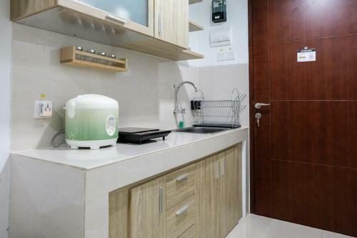 Elegant Studio Apartment At Springwood Residence By Travelio