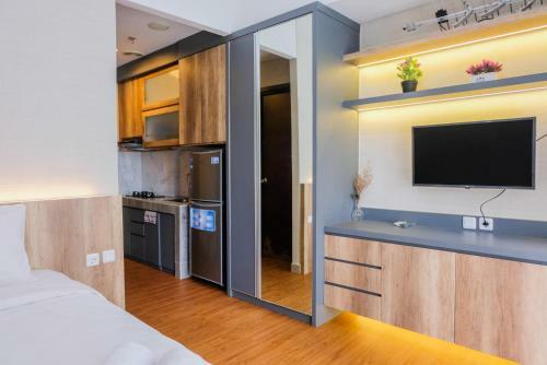 Stylish And Posh Studio Saveria Apartment By Travelio