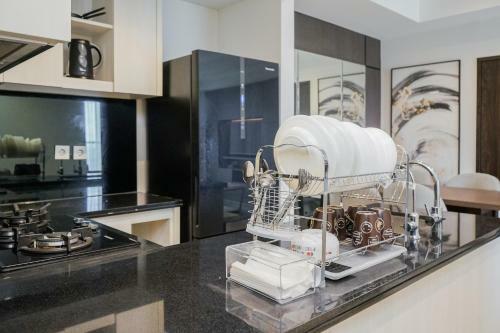 Exclusive With Comfortable 2br Apartment At Branz Bsd By Travelio
