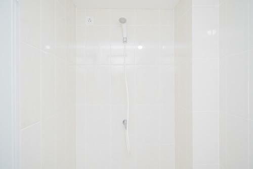 Great Choice Studio Apartment At M-town Residence By Travelio
