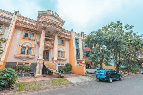 Hotel Oyo 2765 Mulia Raja Kost