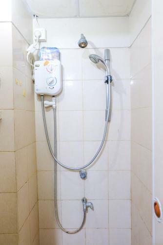 Minimalist Studio At Serpong Greenview Apartment By Travelio