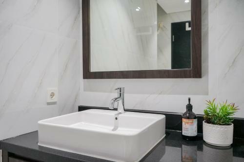 Premium 1br The Branz Apartment By Travelio