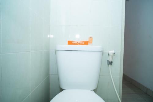 Hostal Koolkost Syariah Near Stasiun Rawa Buntu (Minimum Stay 6 Nights)