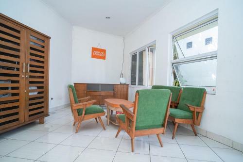 Hostal Koolkost Syariah Near Stasiun Rawa Buntu (Minimum Stay 6 Nights)