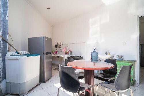 Hostal Koolkost Syariah Near Stasiun Rawa Buntu (Minimum Stay 6 Nights)