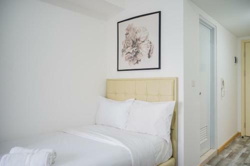 Strategic Studio Apartment With Extra Bed At M-town Residence By Travelio