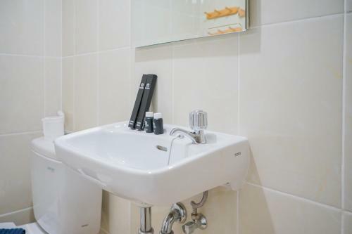 Strategic Studio Apartment With Extra Bed At M-town Residence By Travelio